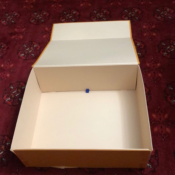 🌺🌺LOUIS VUITTON GIFT BOX 18-14.5 - Picture 2 of 3